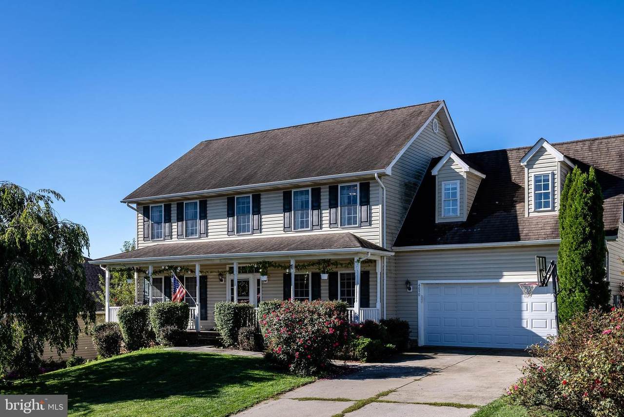 4090 Sabrina Court - Photo 1
