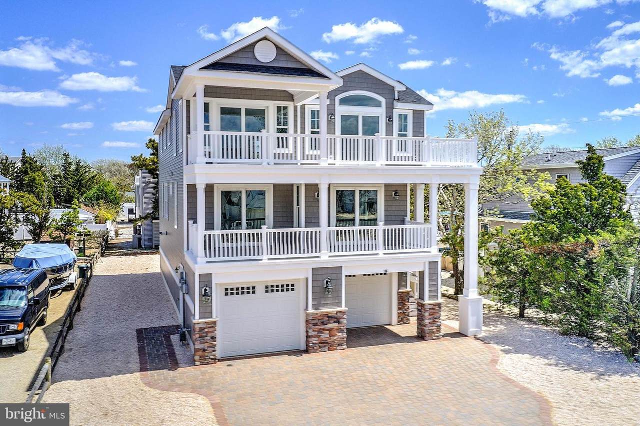 107 15TH Street - Photo 1