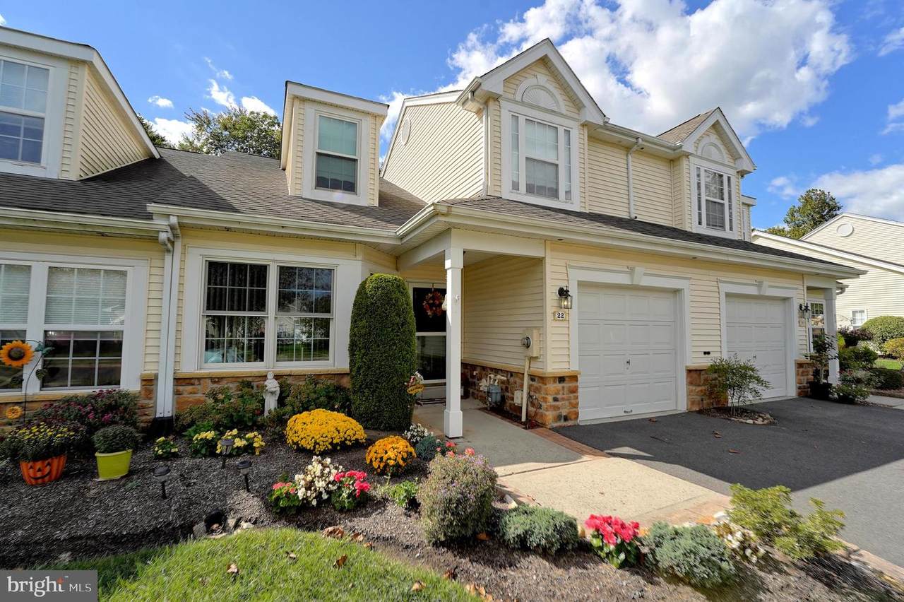22 Kingston Boulevard - Photo 1