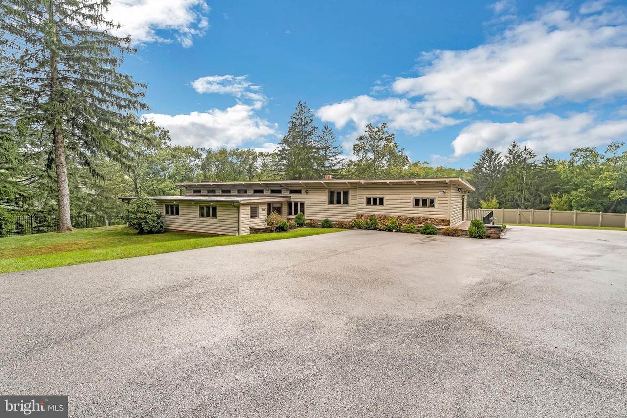 8044 Goshen Road - Photo 1