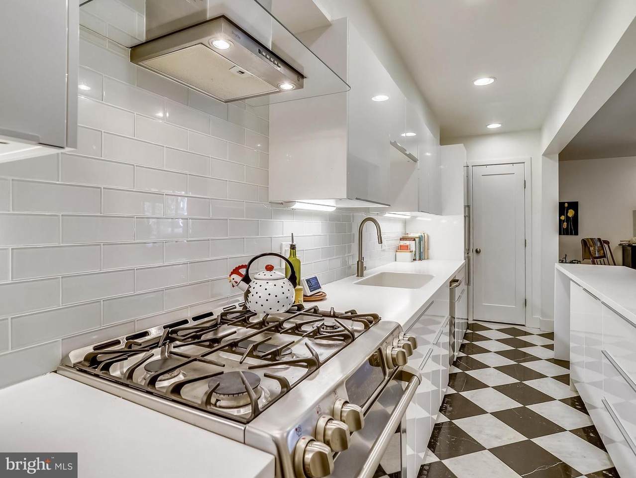 302 Forbes Street - Photo 1