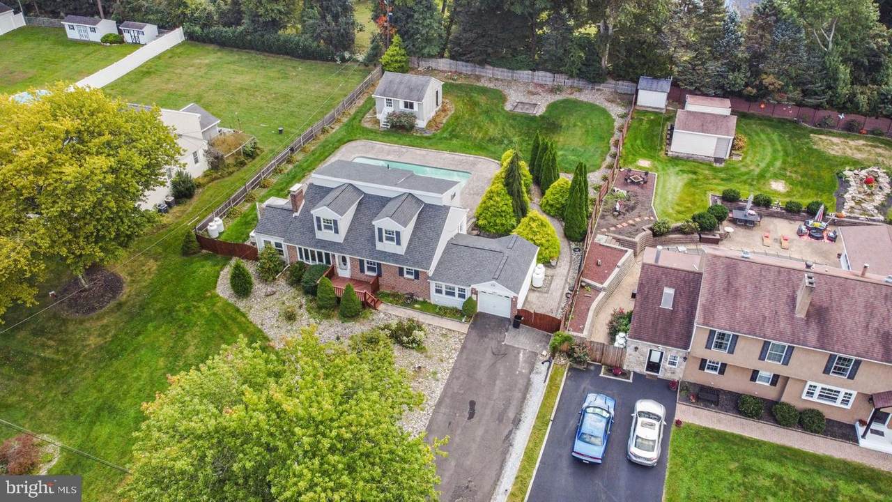 986 Hillside - Photo 1