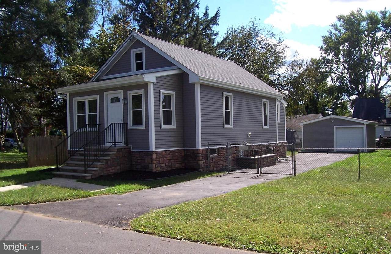 21 6TH Avenue - Photo 1
