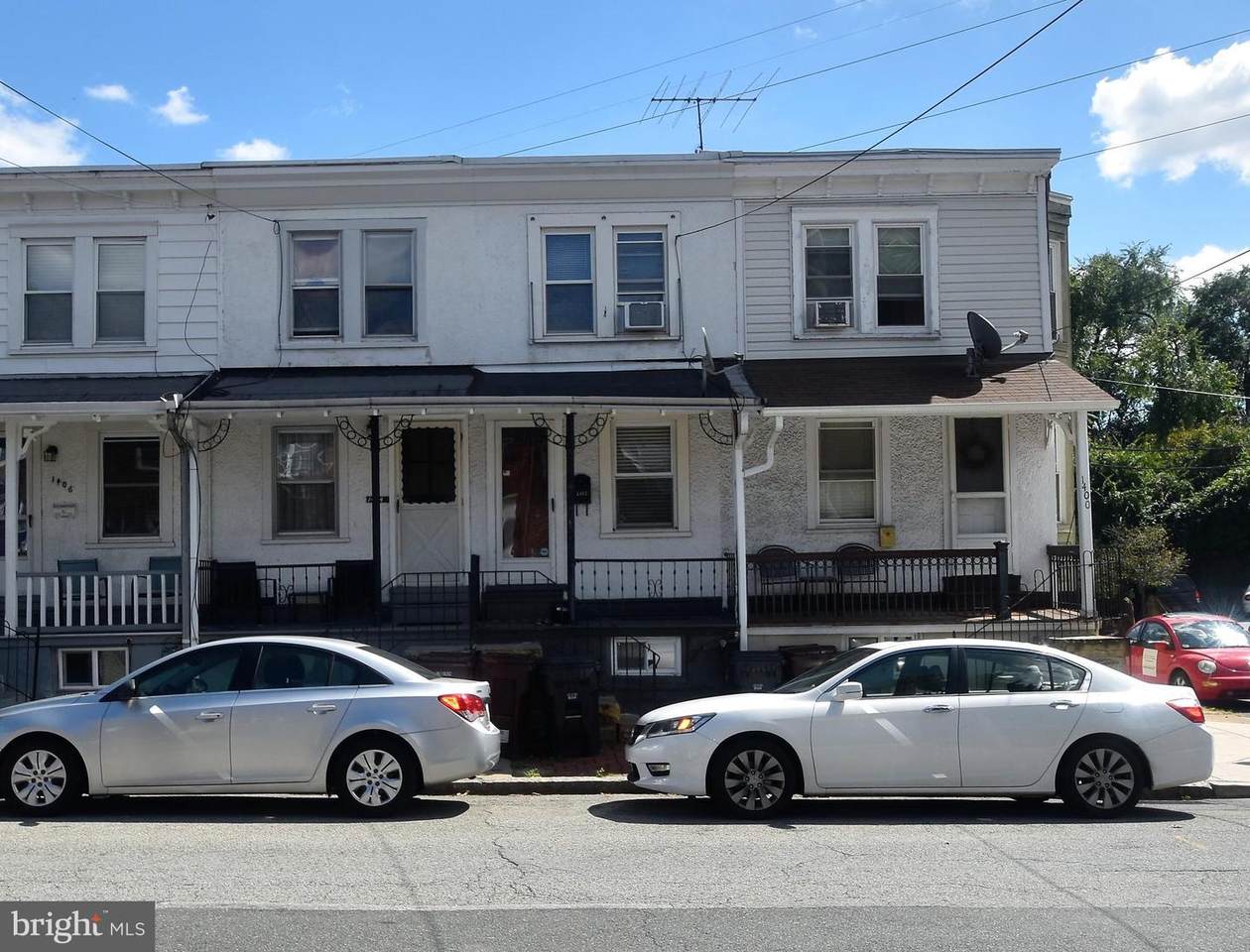 1402 Lincoln Street - Photo 1
