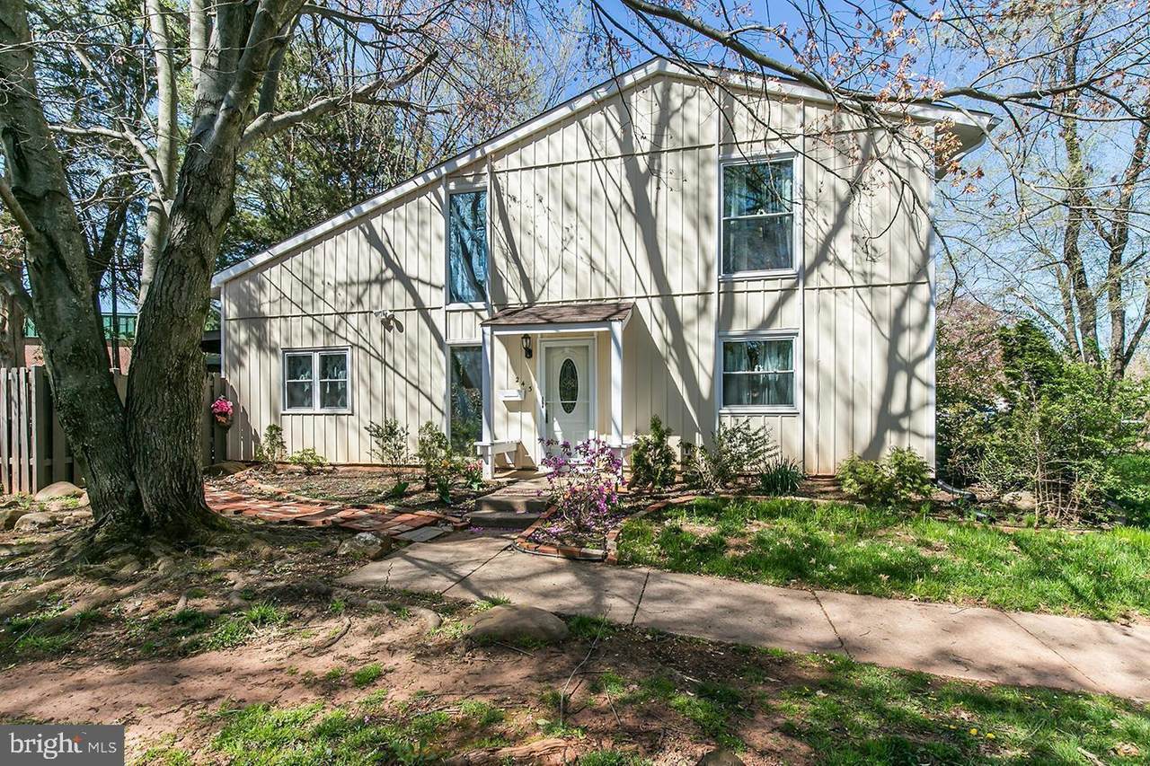 243 Willow Terrace - Photo 1