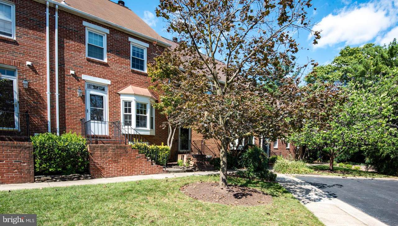 409 Old Town Court - Photo 1