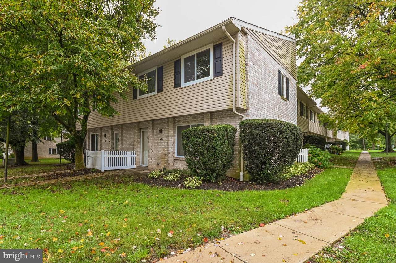 315 Village Walk - Photo 1