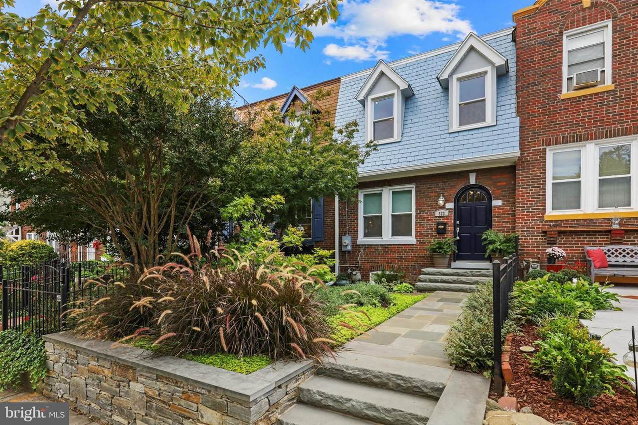 622 Ingraham - Photo 1