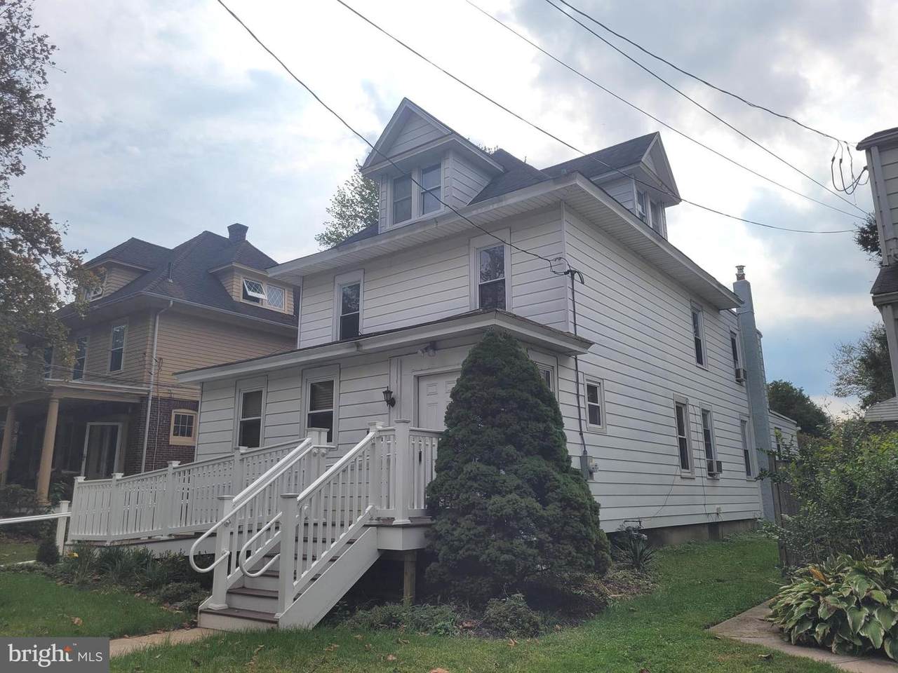 423 Pennsylvania Avenue - Photo 1
