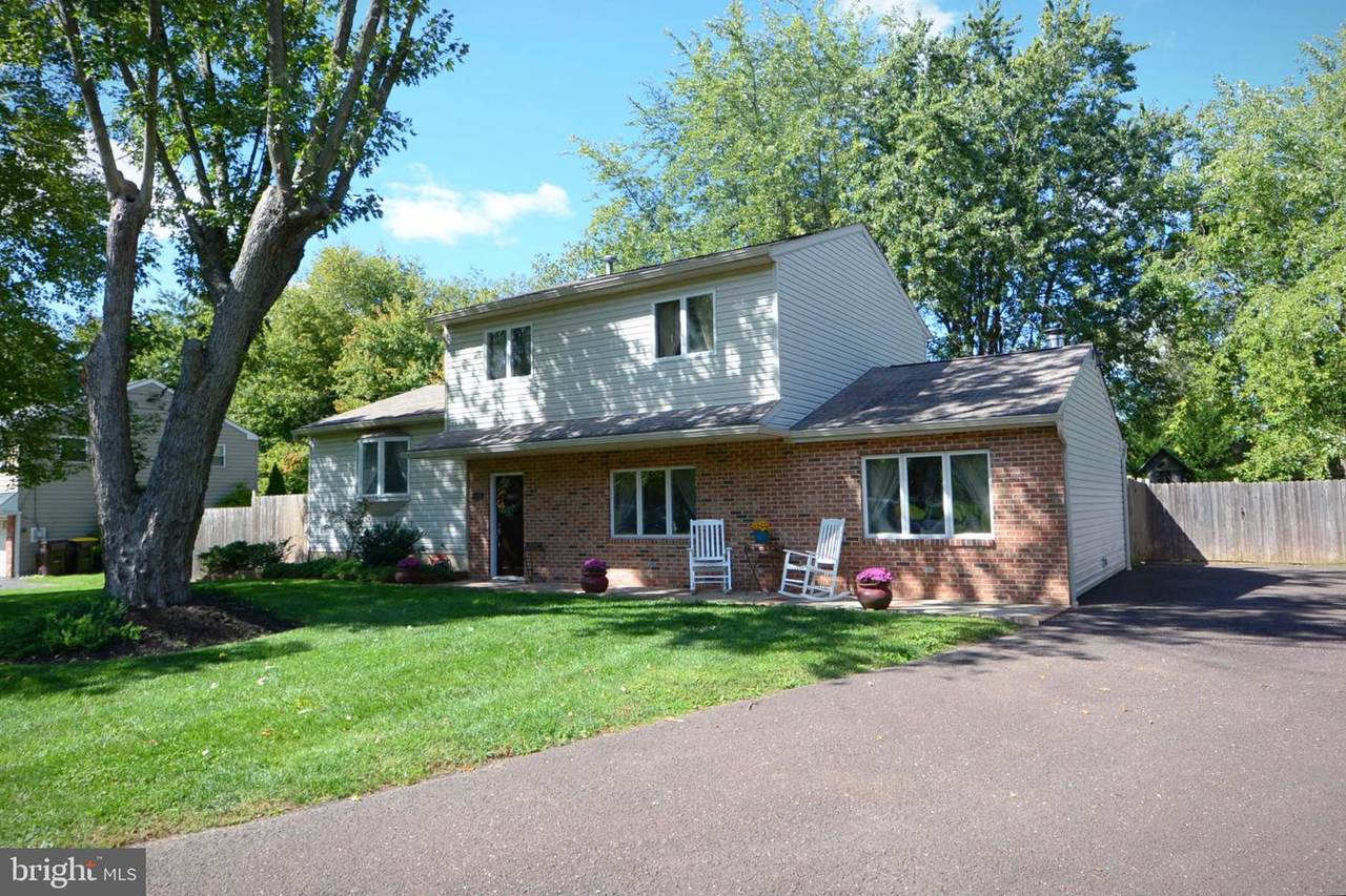 828 Winston Street - Photo 1
