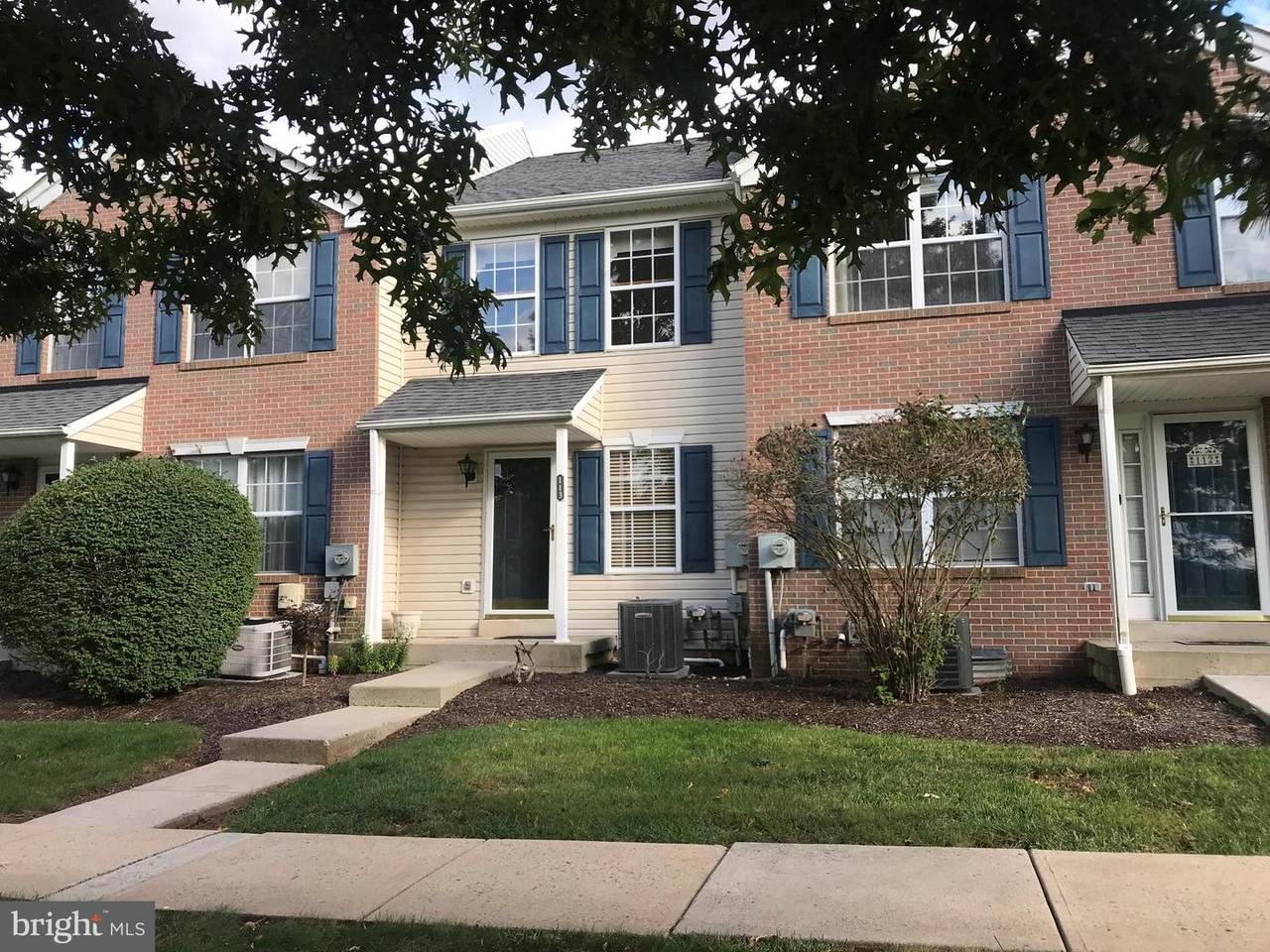 113 Newport Court - Photo 1