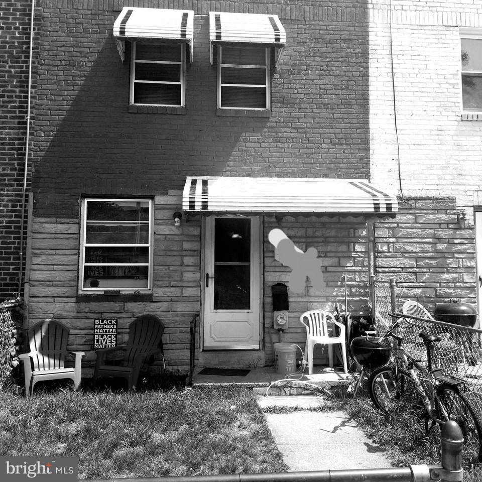 1707 Holbrook Street - Photo 1