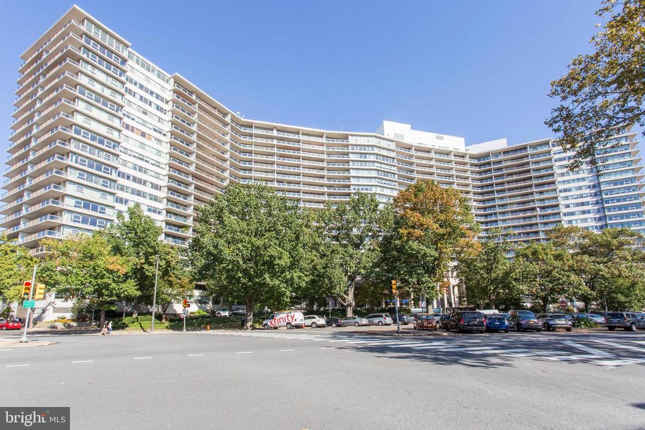 2401 Pennsylvania Avenue - Photo 1