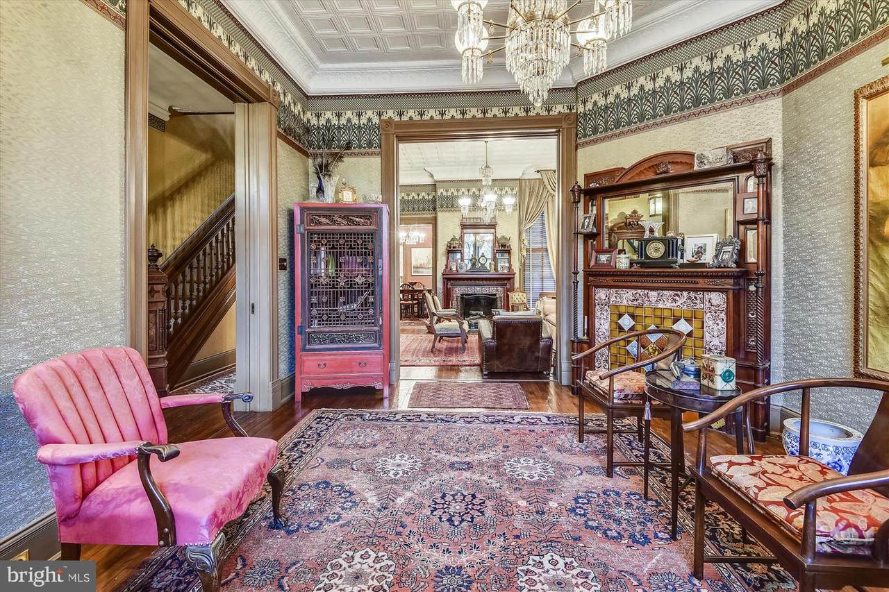 511 Seward Square - Photo 1