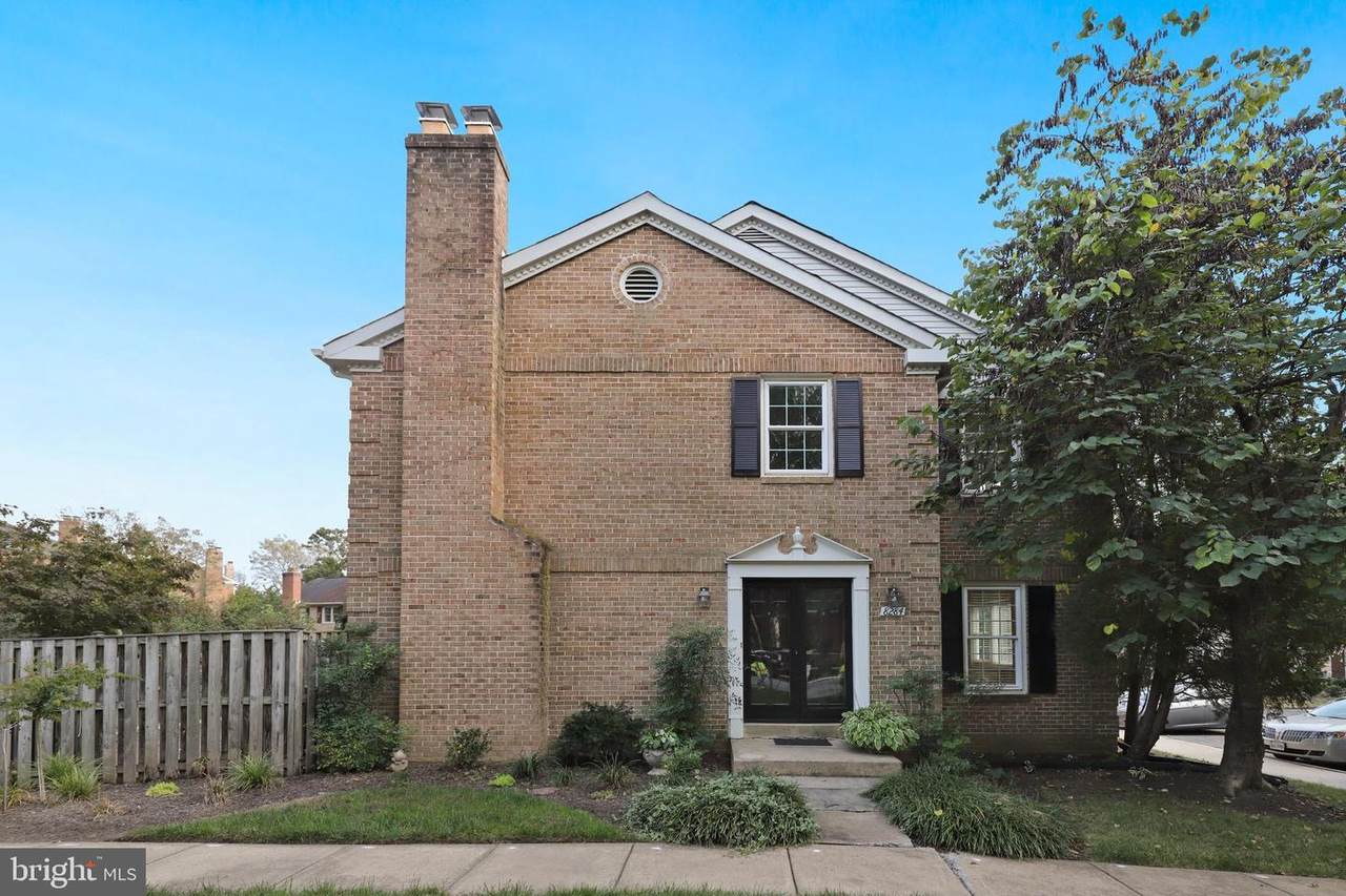 8284 Clifton Farm Court - Photo 1