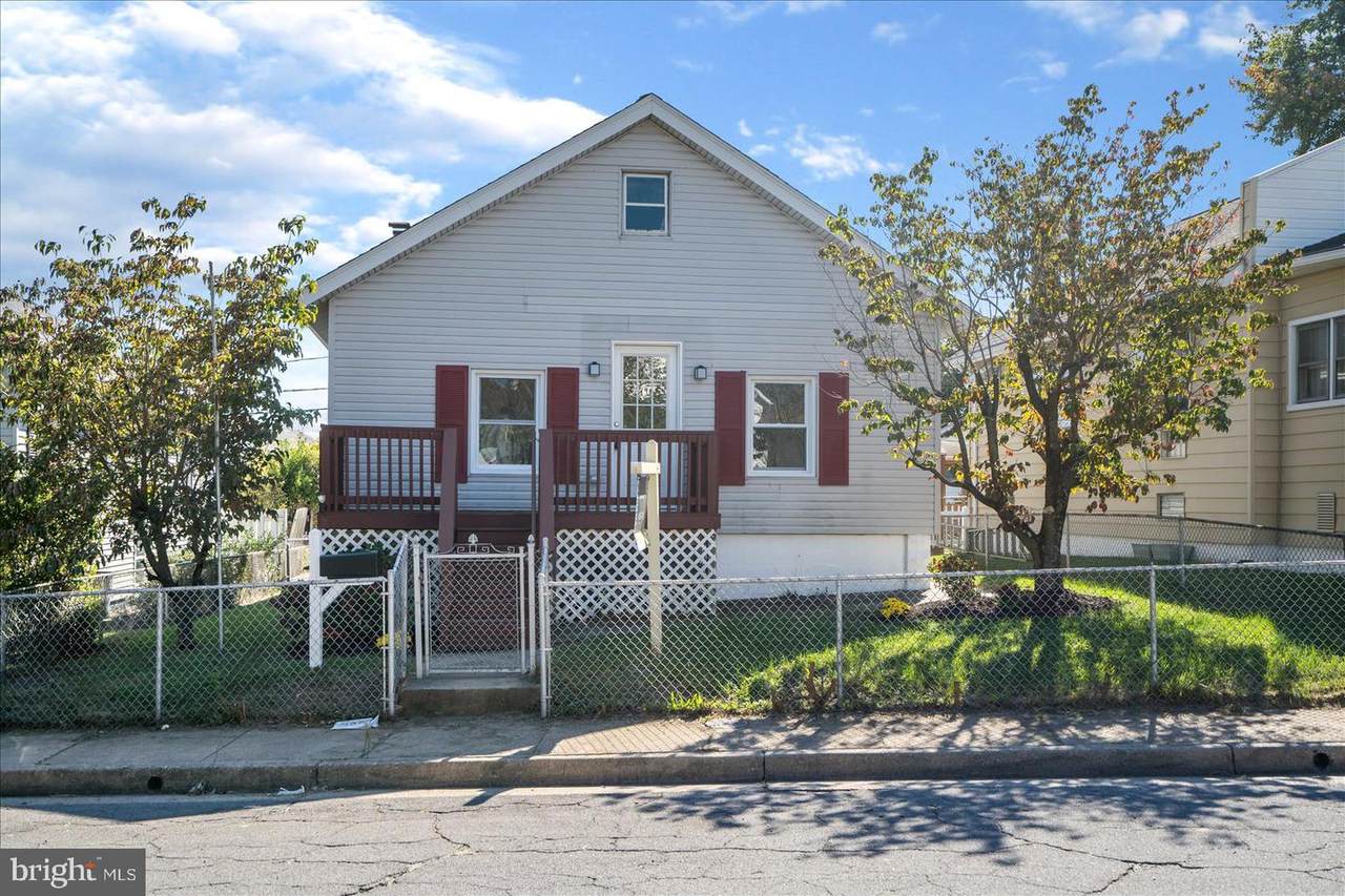 6915 Homeway - Photo 1