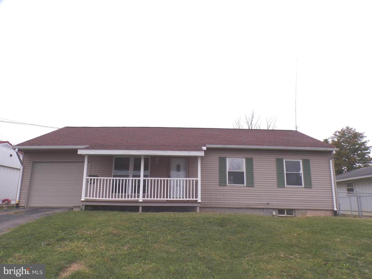 640 E First - Photo 1