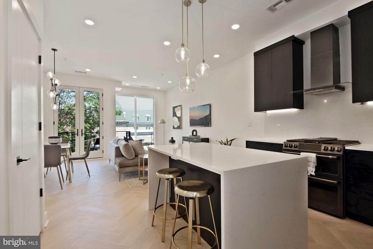 2566 University Place - Photo 1