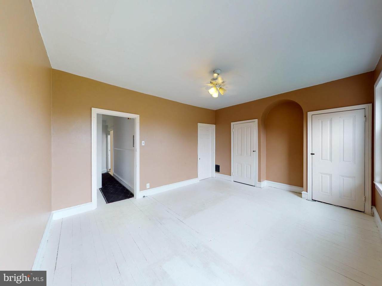1302 Columbia Avenue - Photo 1