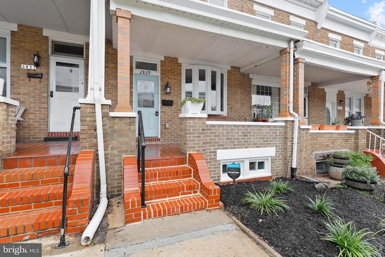 2829 Pelham Avenue - Photo 1