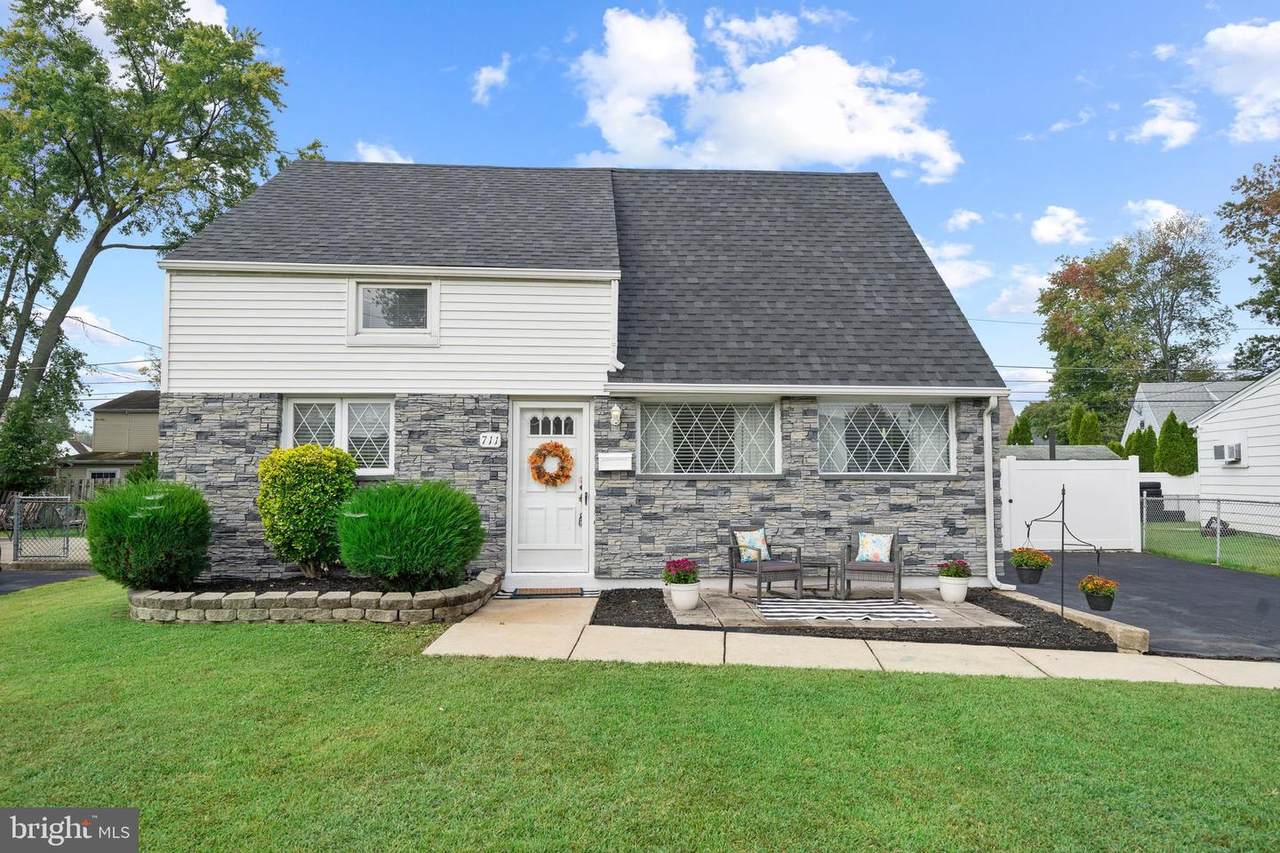 711 Wyndom Terrace - Photo 1