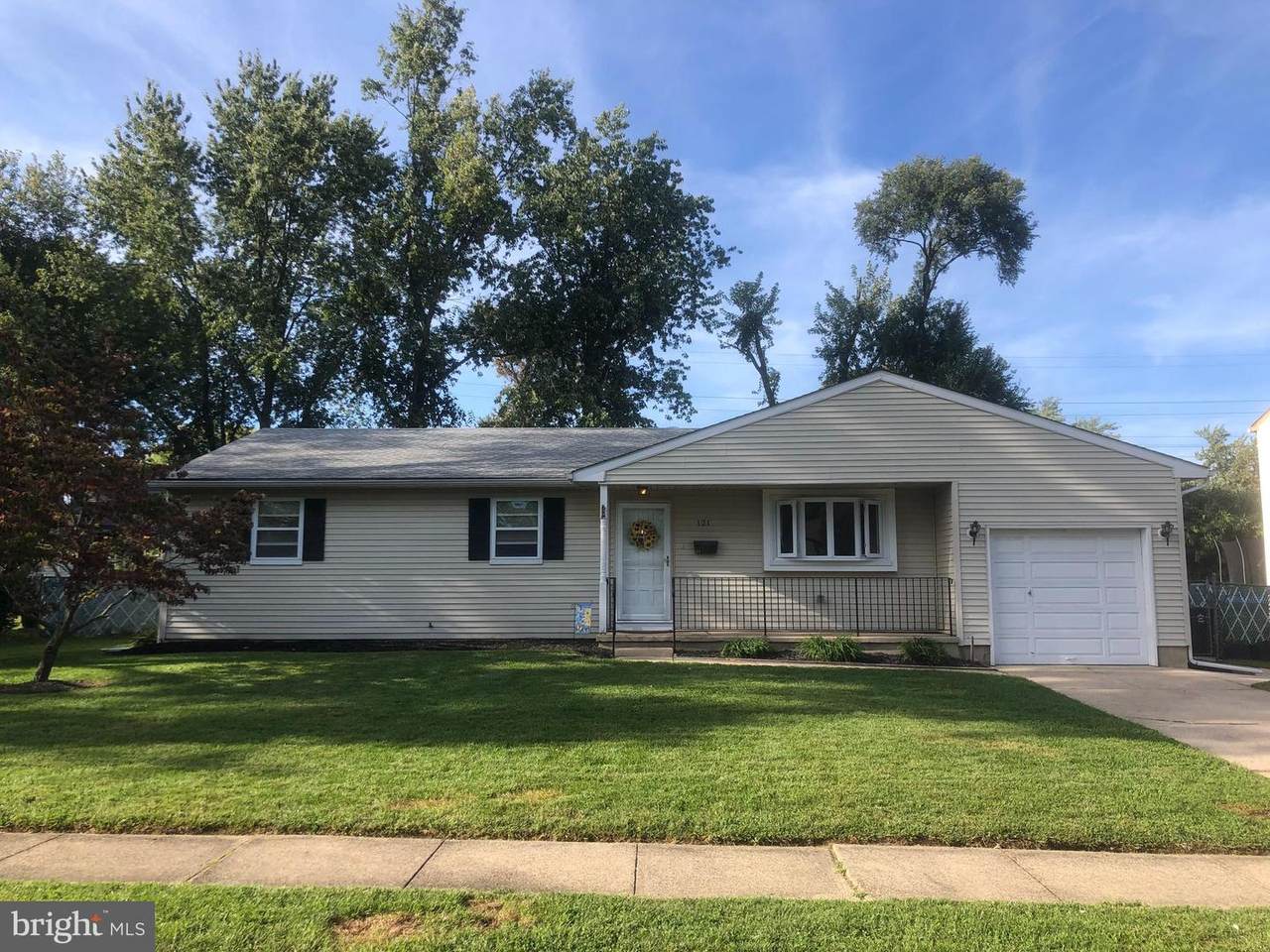 121 Kathleen Avenue - Photo 1