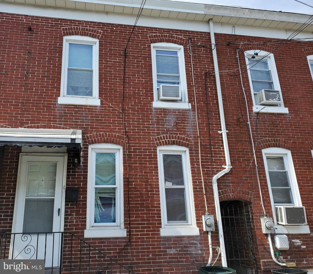 833 Beatty Street - Photo 1