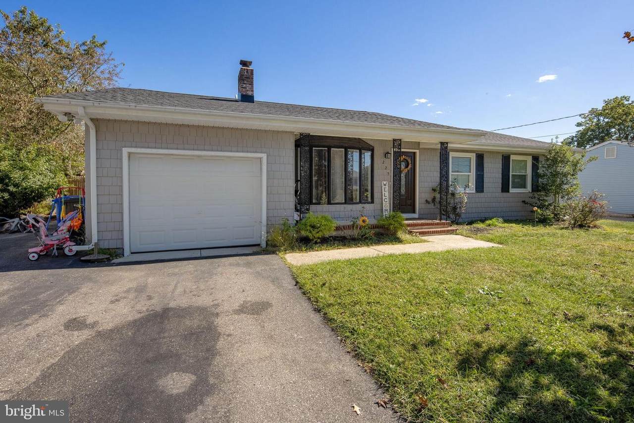 225 Bulkhead Avenue - Photo 1