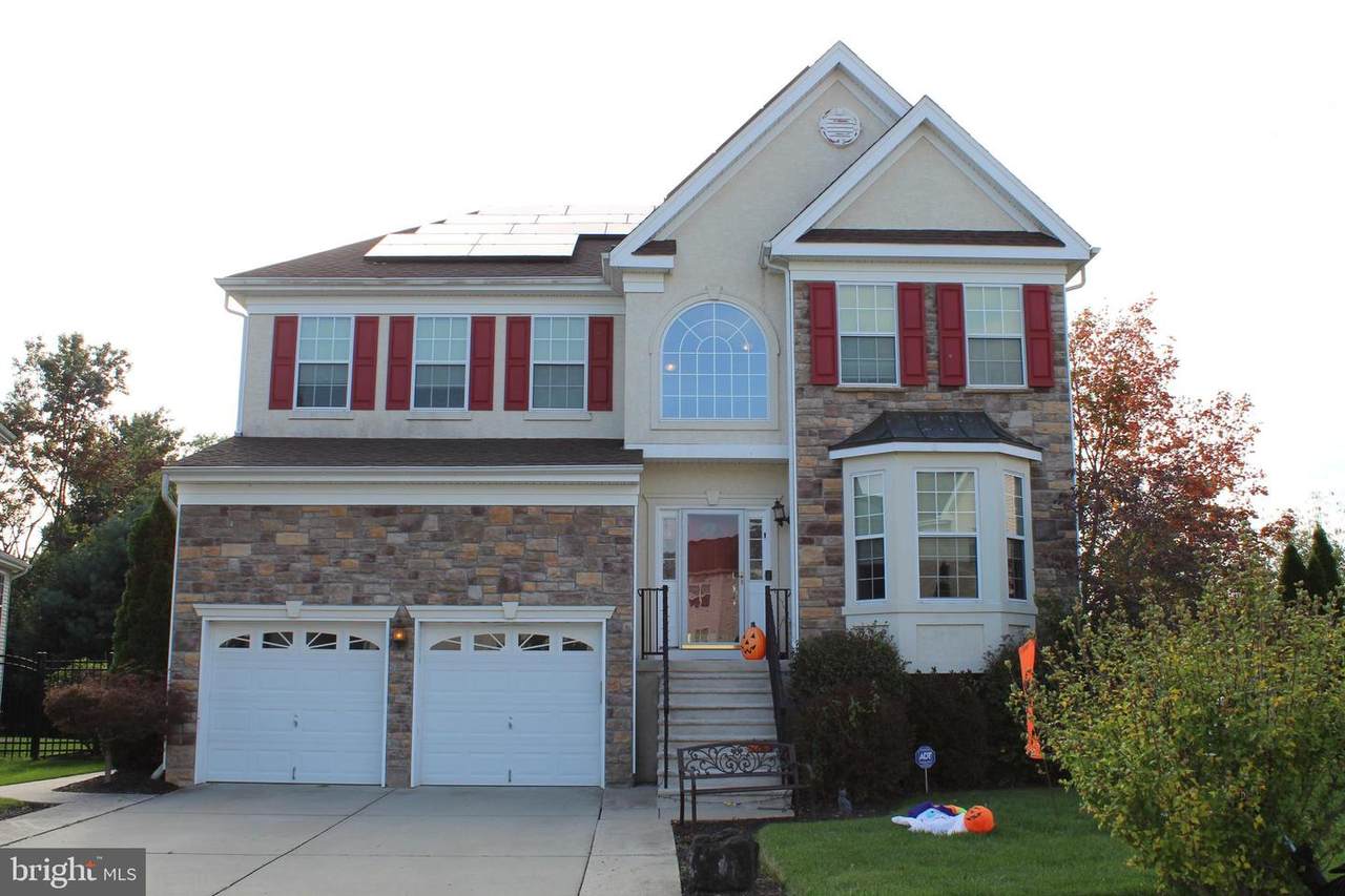 613 Worcester - Photo 1