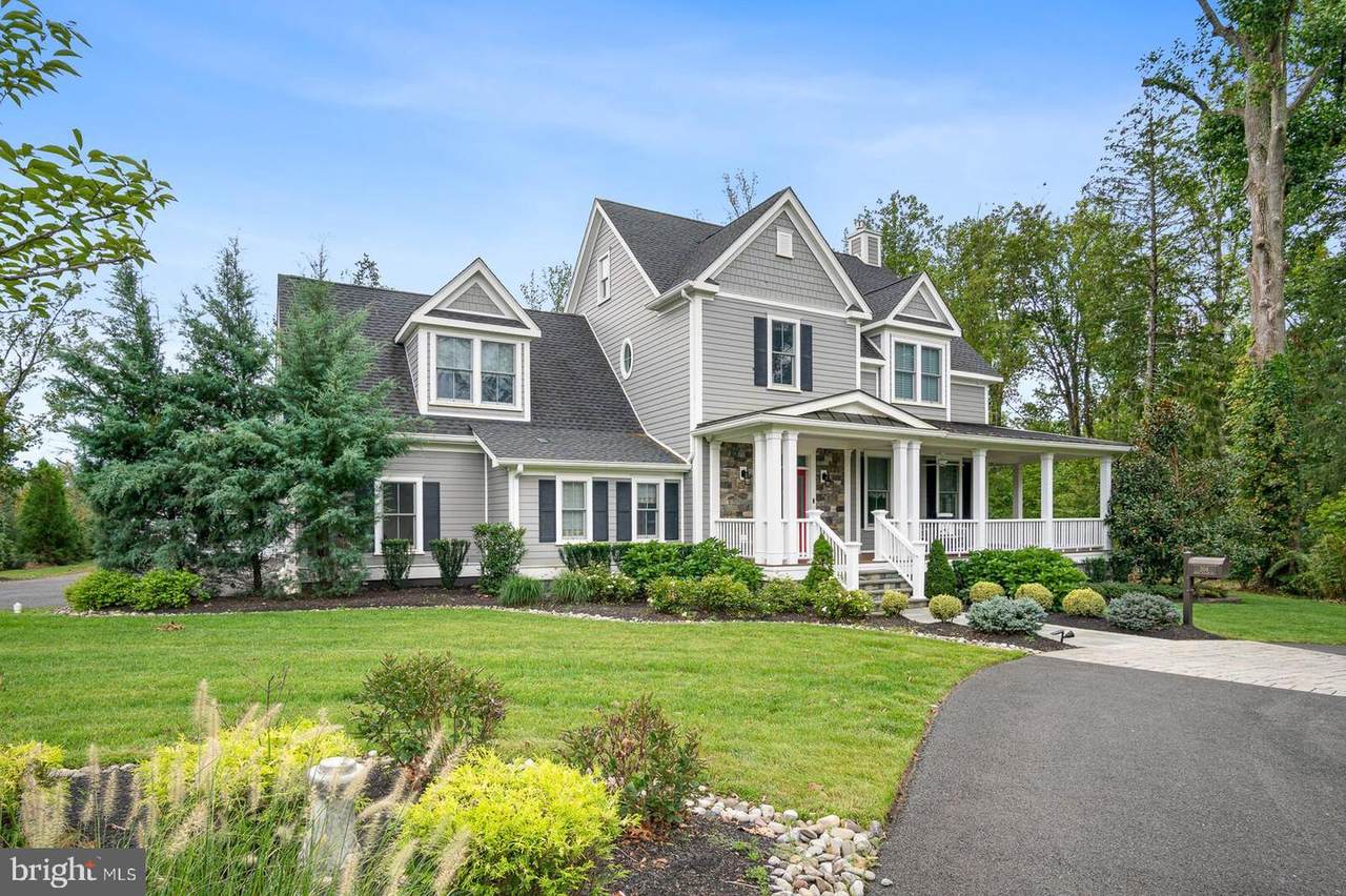 204 Willow Street - Photo 1