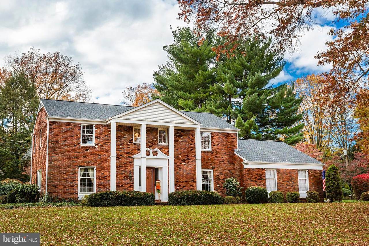 1425 Country Club - Photo 1