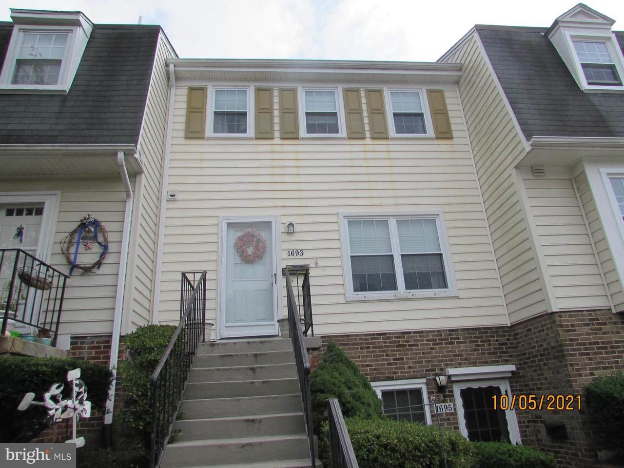 1693 Hart Court - Photo 1