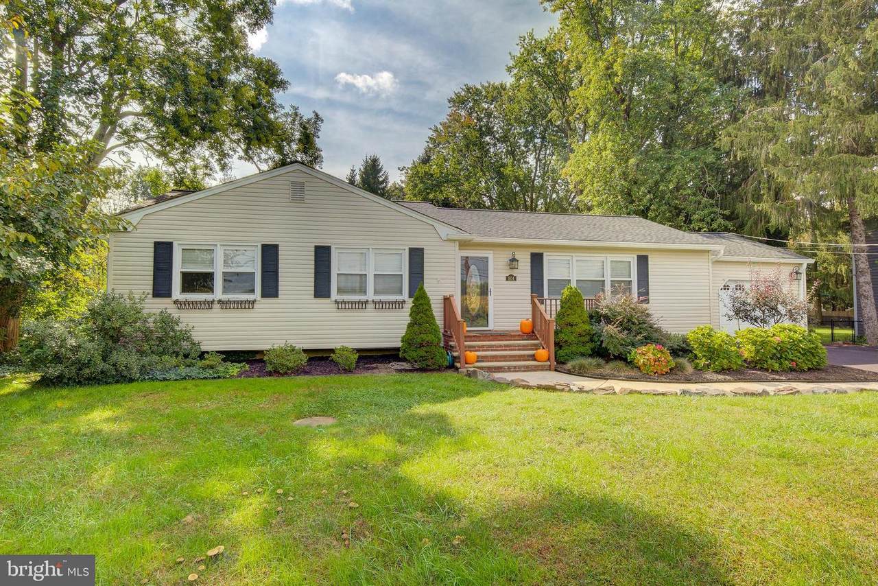 804 Windsor Perrineville - Photo 1