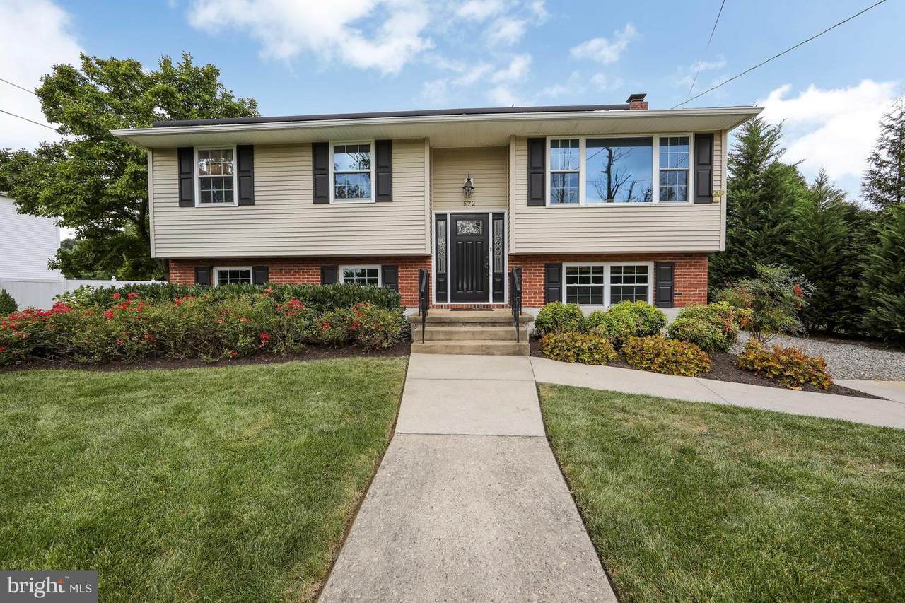 572 Main Street - Photo 1