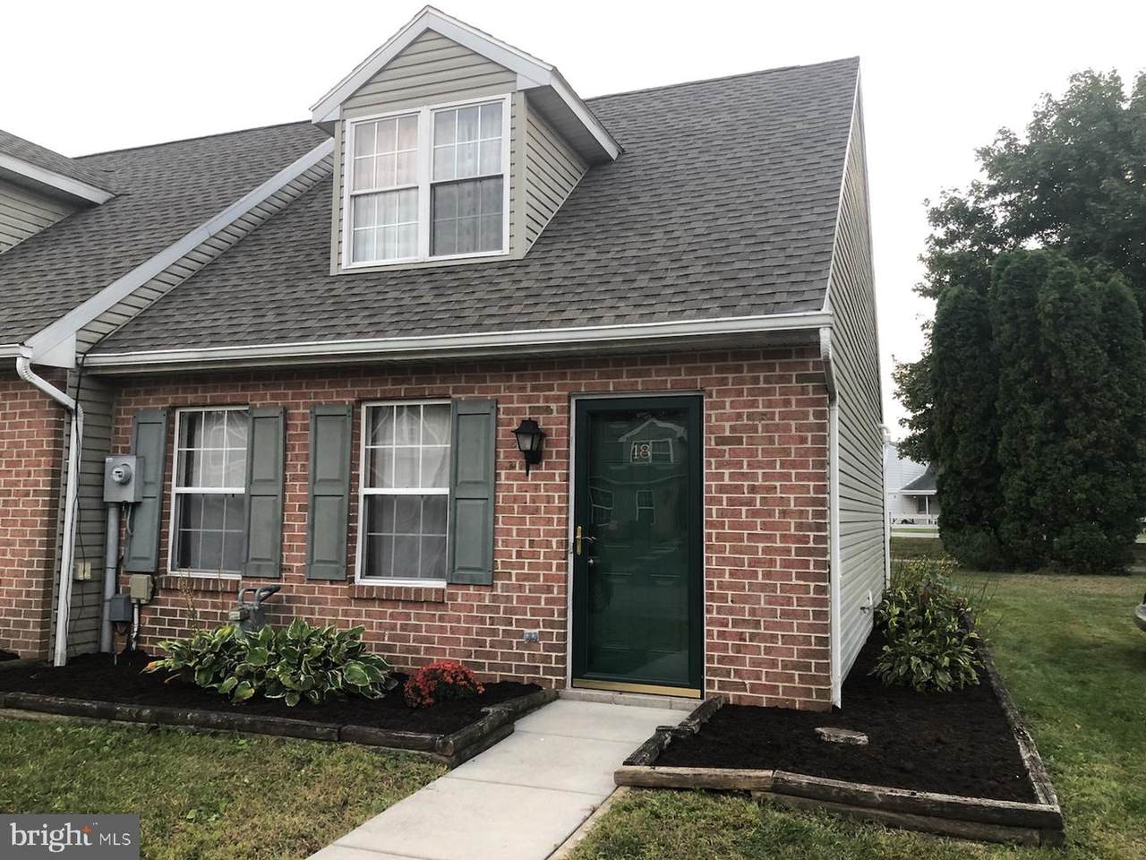18 Oxford Court - Photo 1