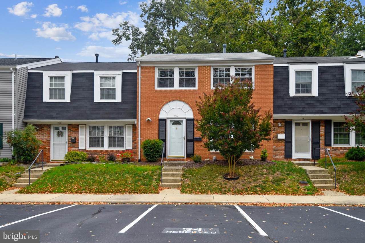 1712 Greentree Court - Photo 1