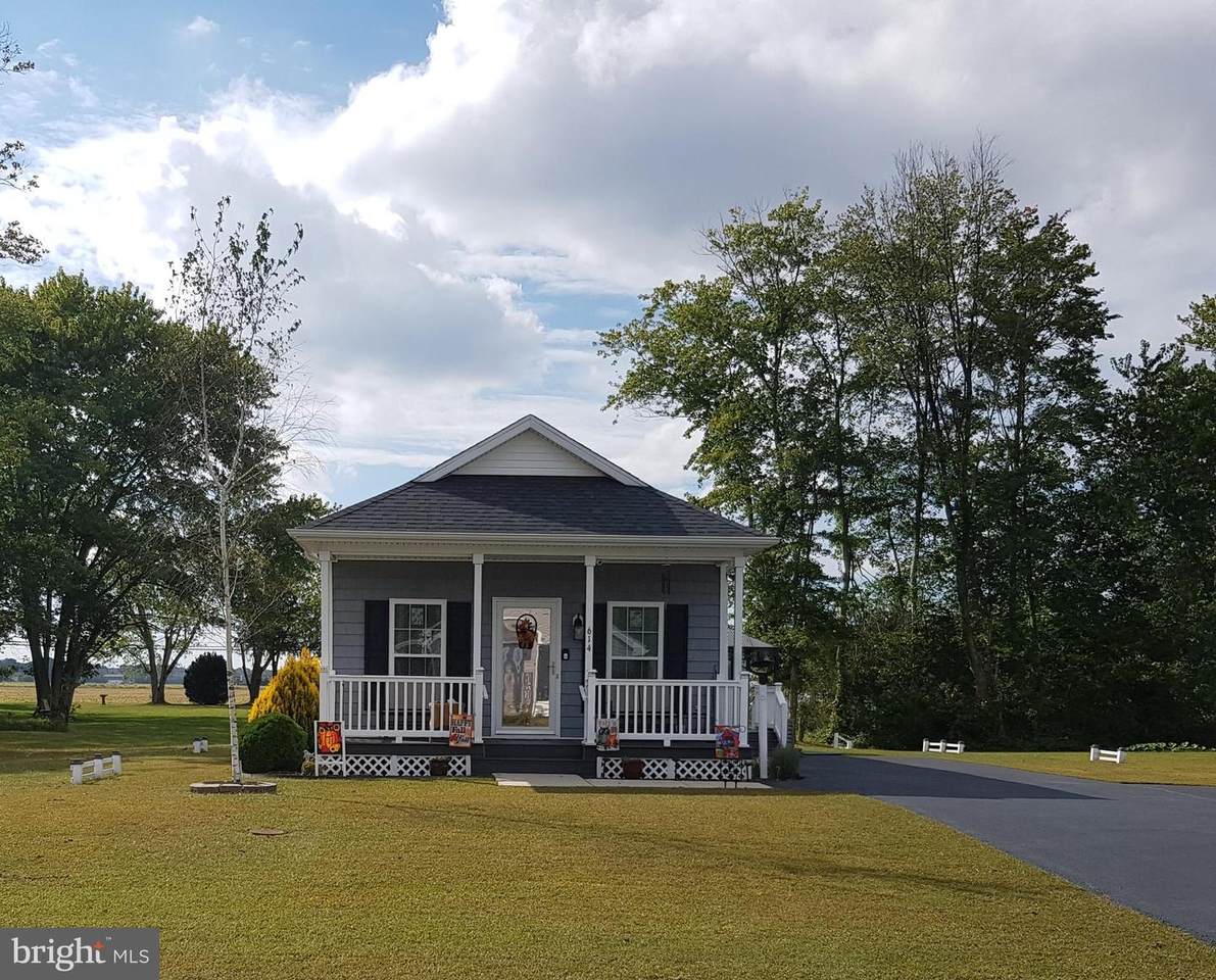 614 Lee - Photo 1