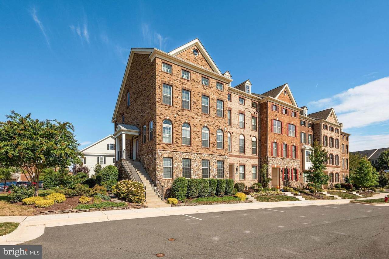 22641 Norwalk Square - Photo 1