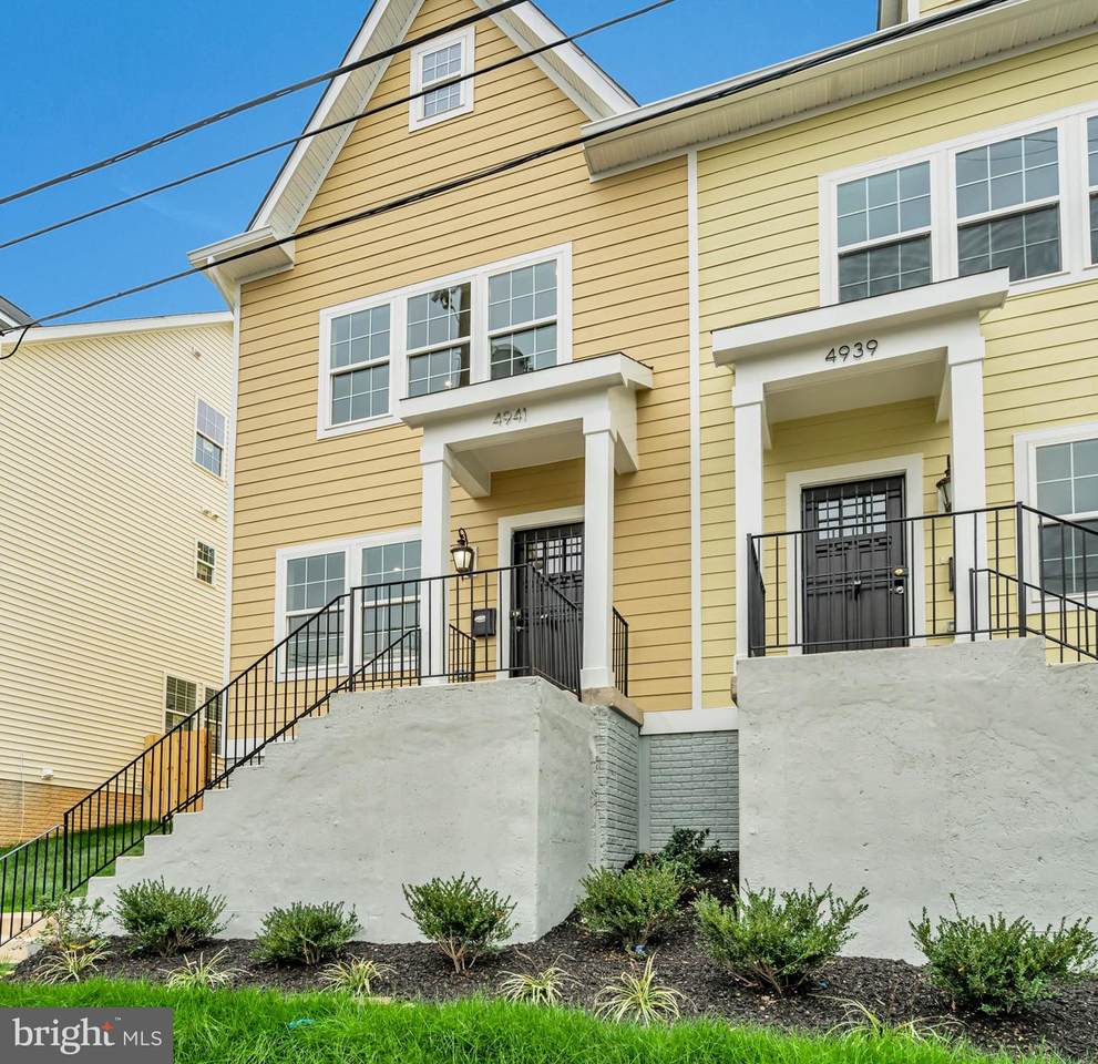 4941 Fitch Place - Photo 1