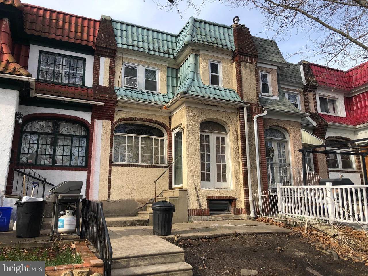 536 Godfrey Avenue - Photo 1