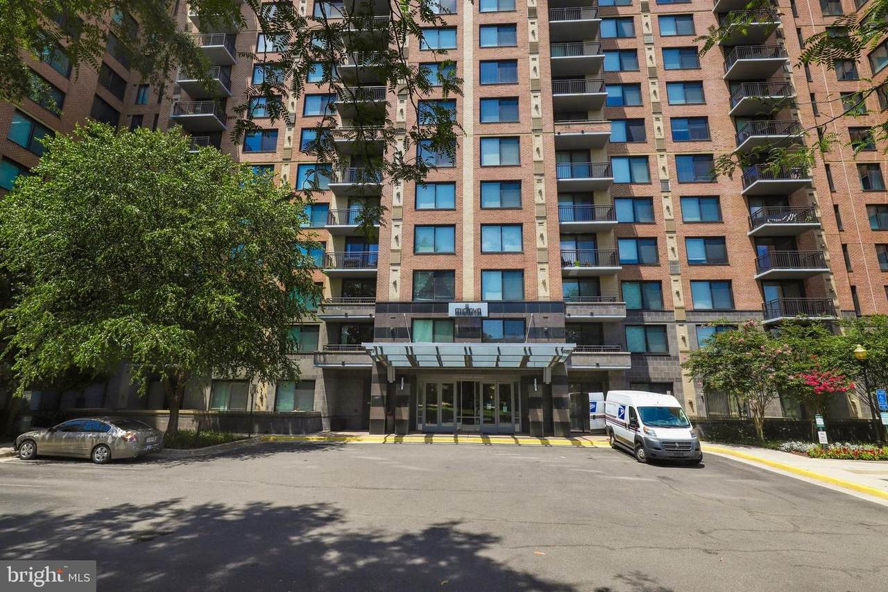 2451 Midtown Avenue - Photo 1