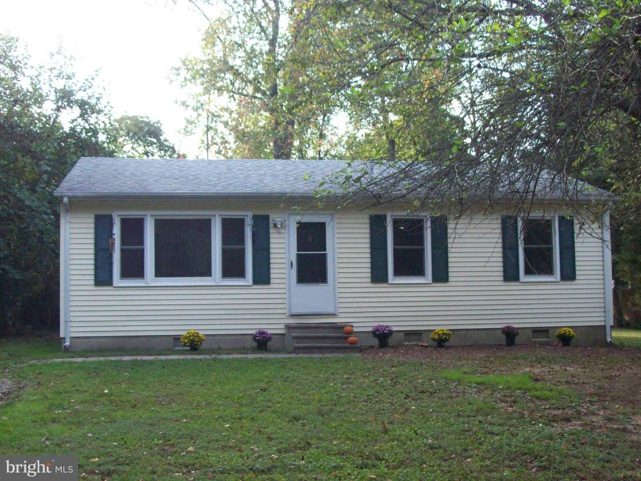 143 Fairview Drive - Photo 1