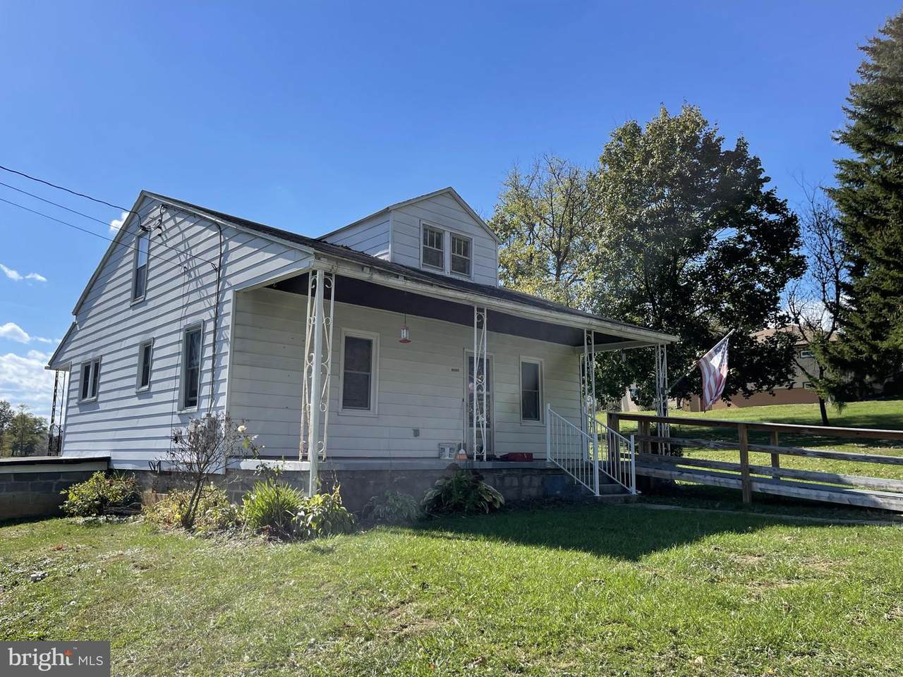 13604 Oxford Avenue - Photo 1