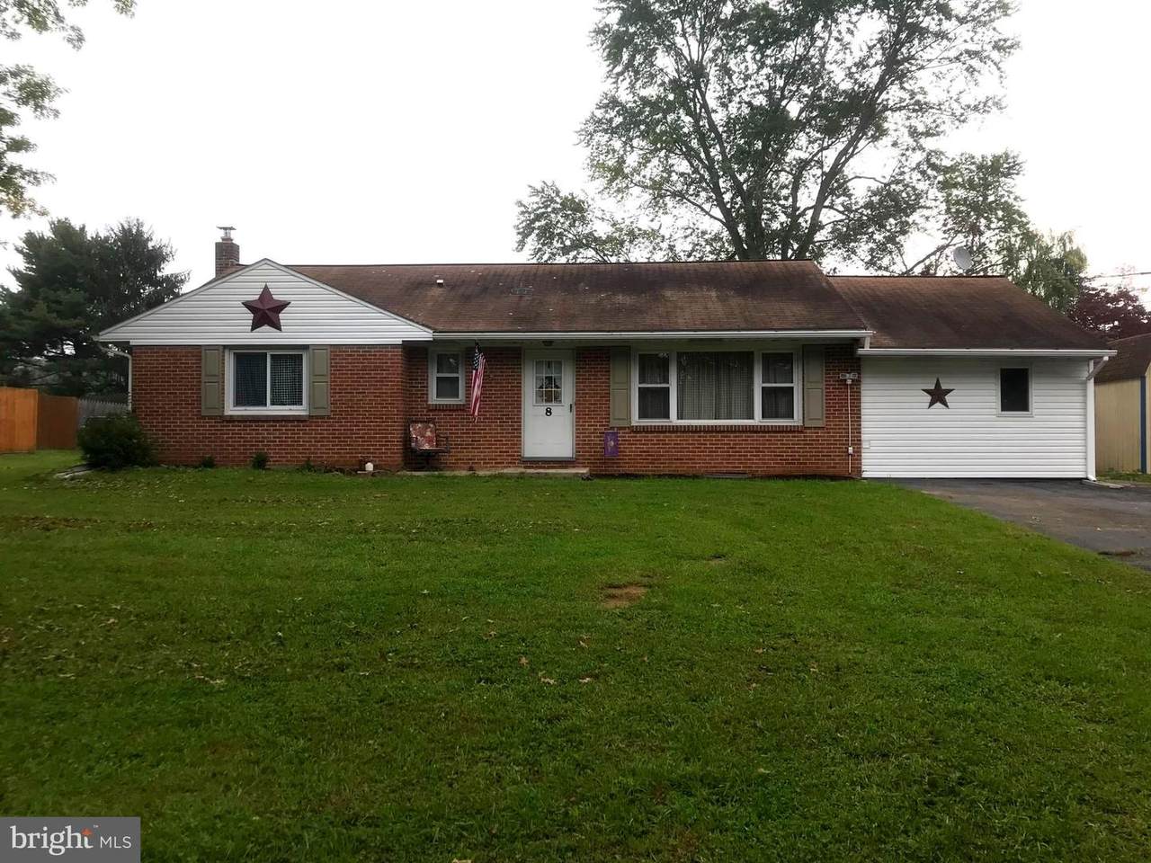 8 Cumberland Drive - Photo 1