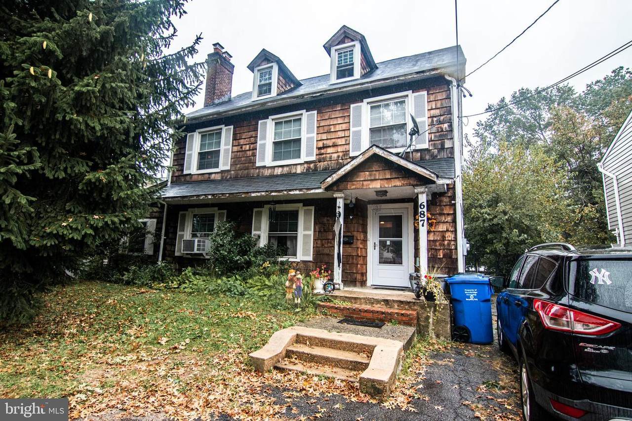 687 West Avenue - Photo 1