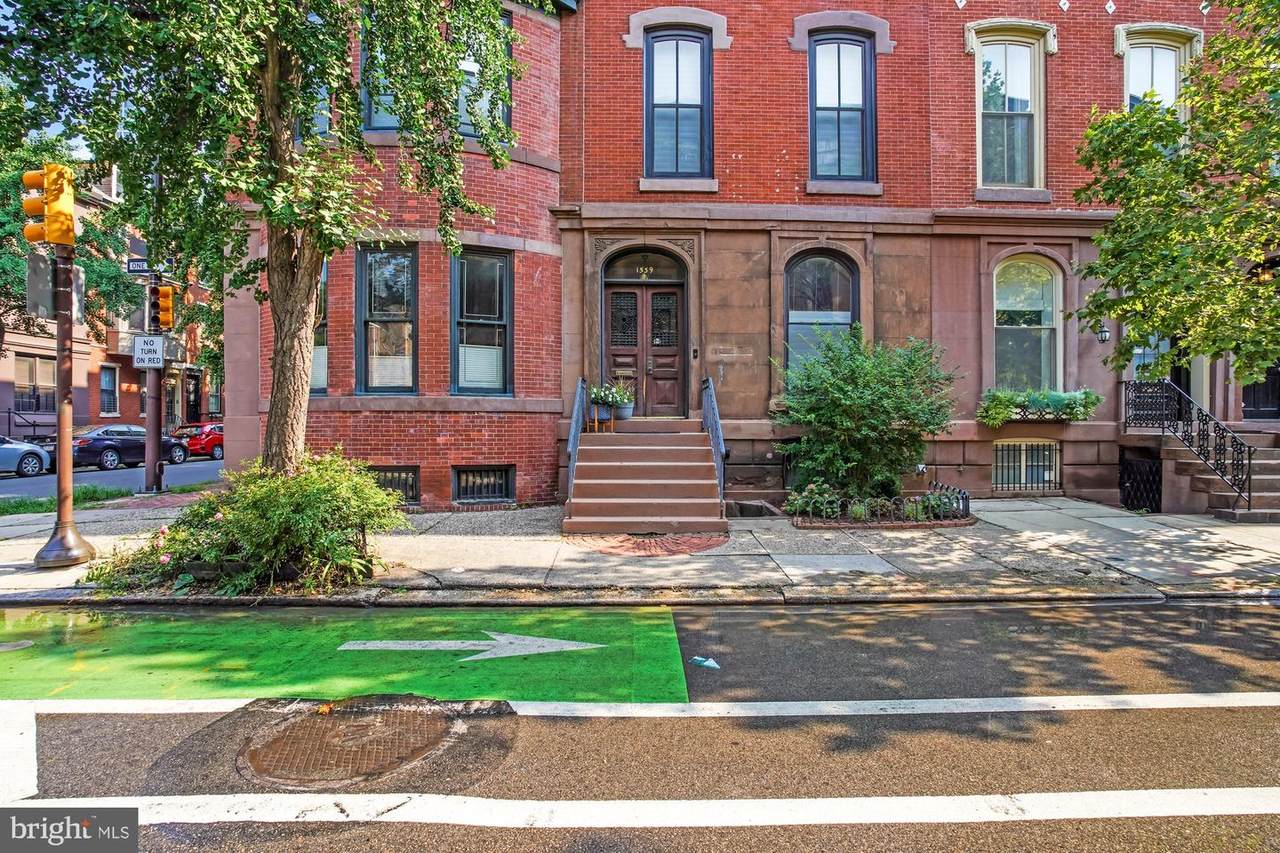 1539 Pine Street - Photo 1