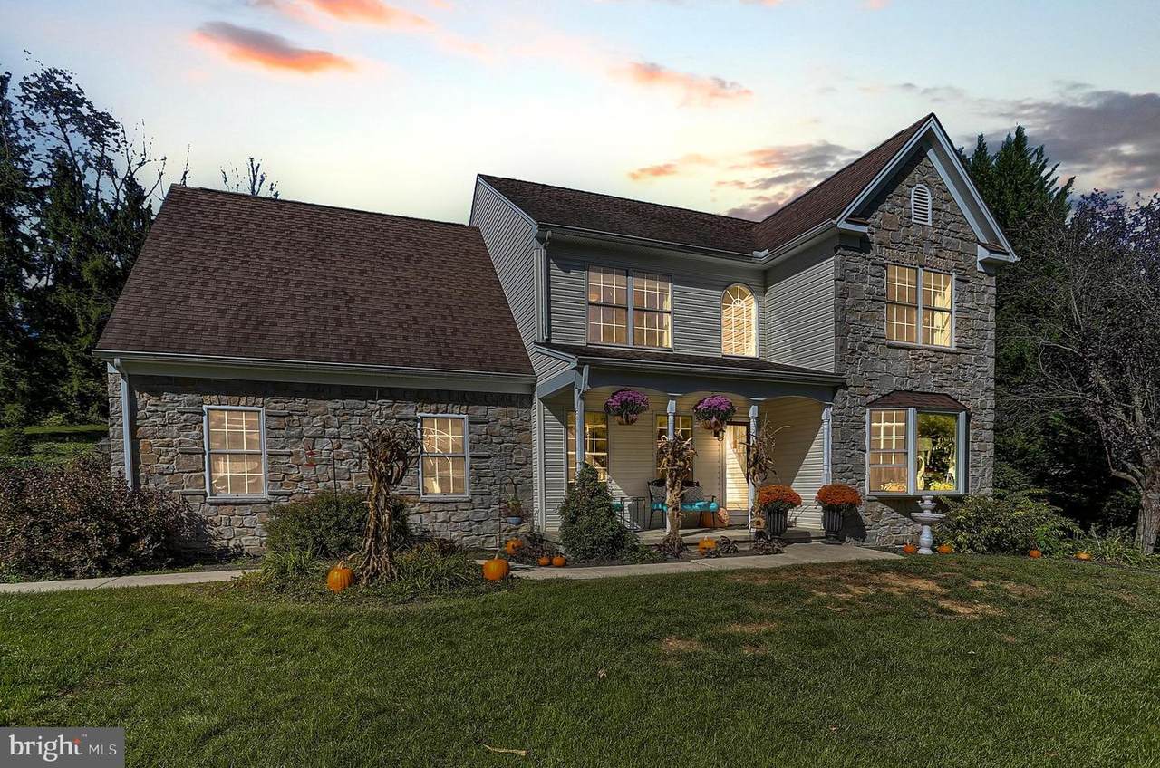 6254 Dark Hollow Road - Photo 1
