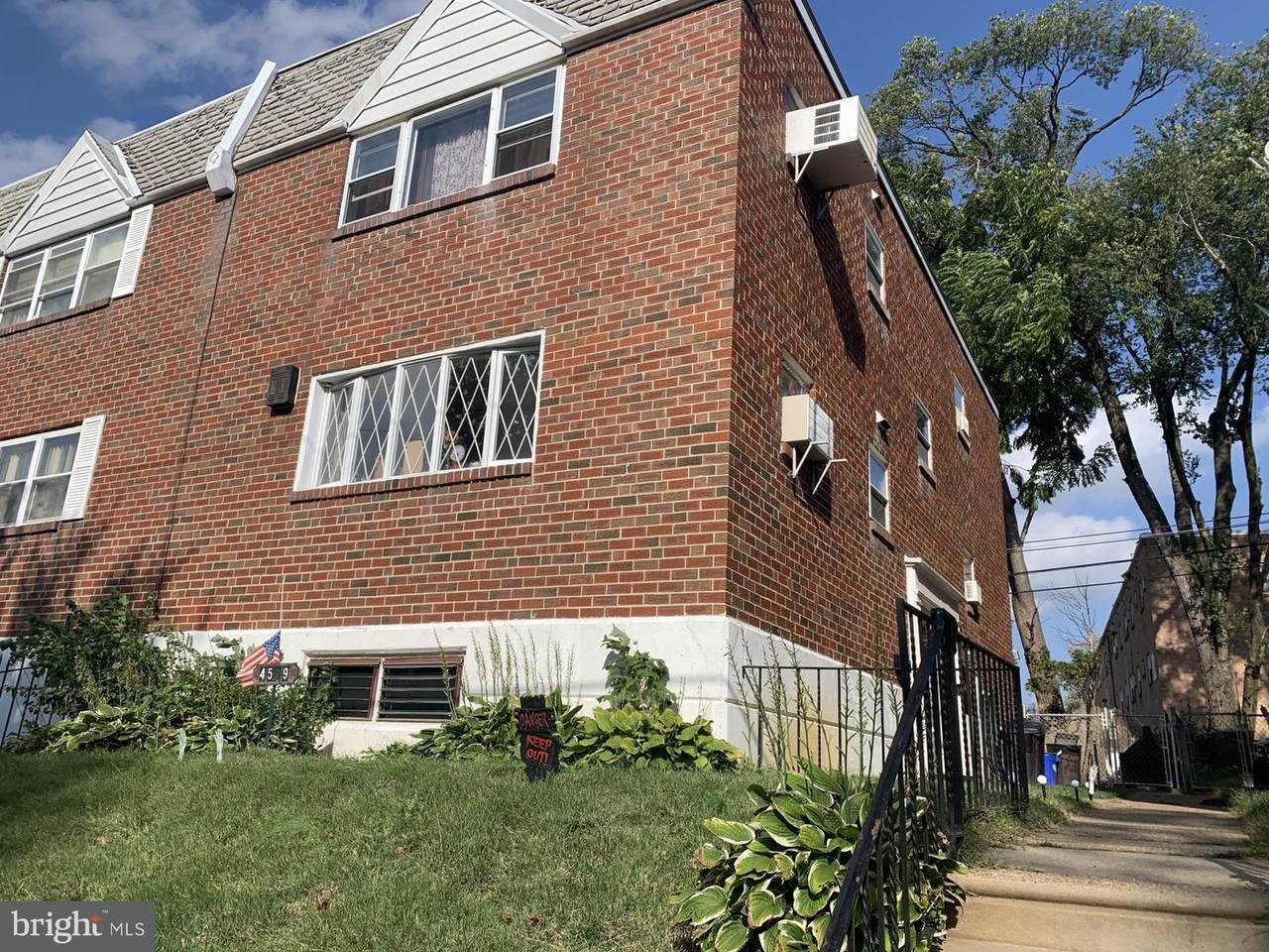 4529 Solly Avenue - Photo 1