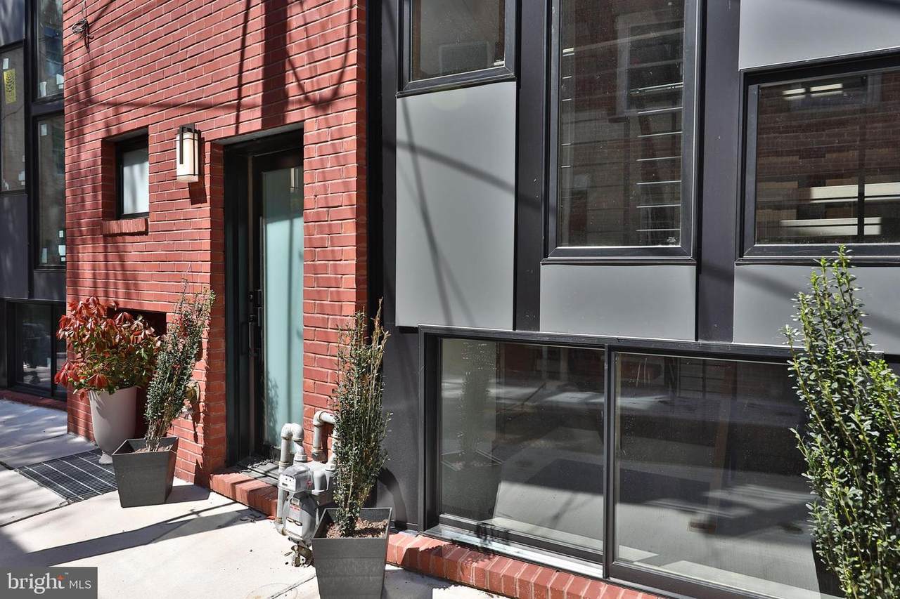 1015 Salter - Photo 1