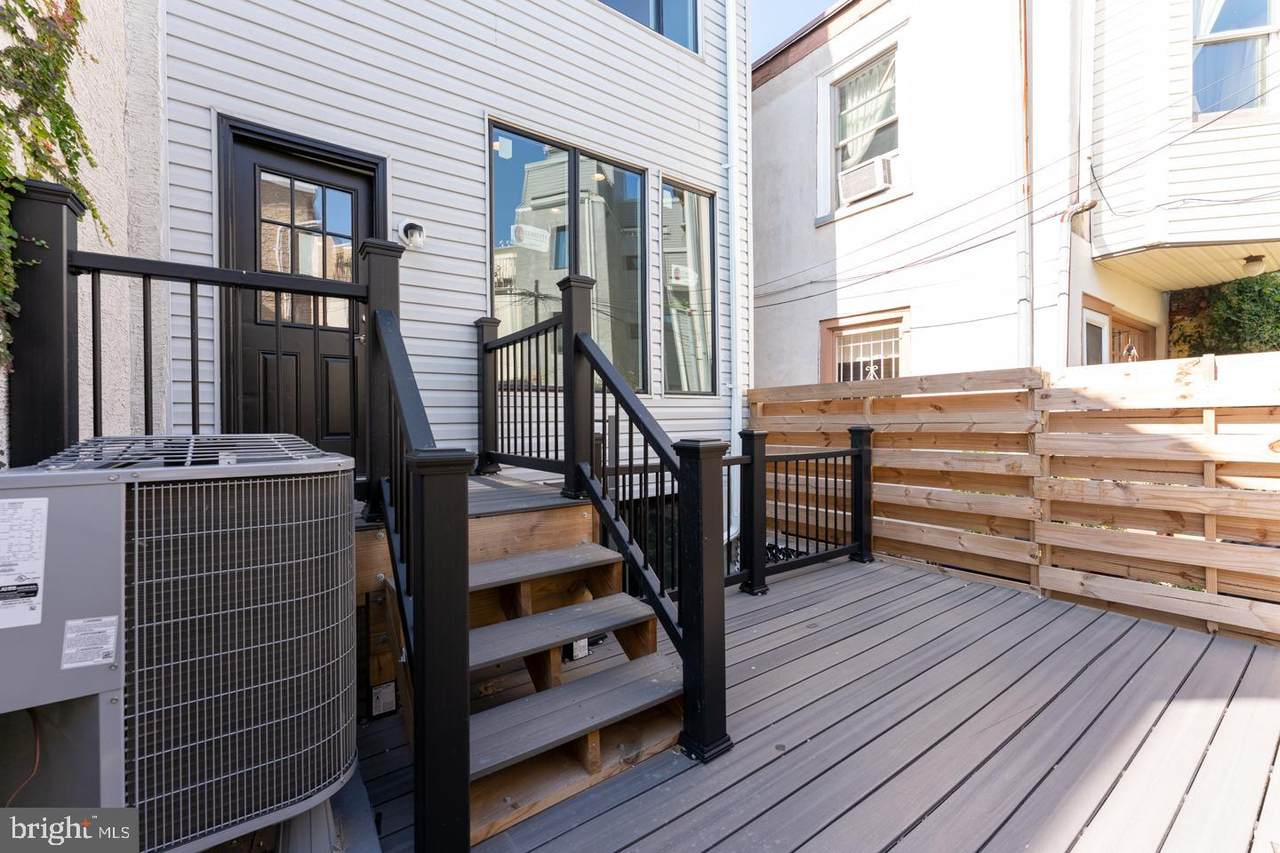 709 19TH Street - Photo 1